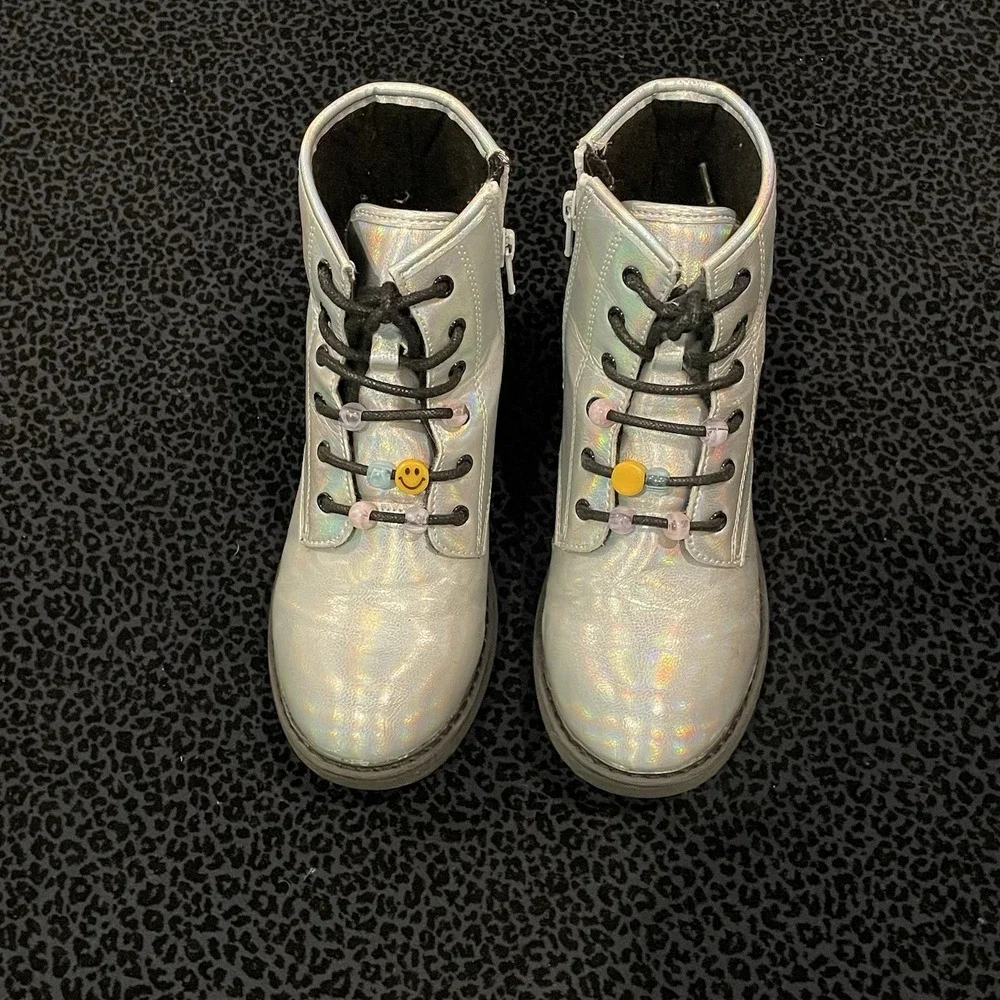The Children's Place Girls Combat Boots Size 2 Patent Leather Metallic School